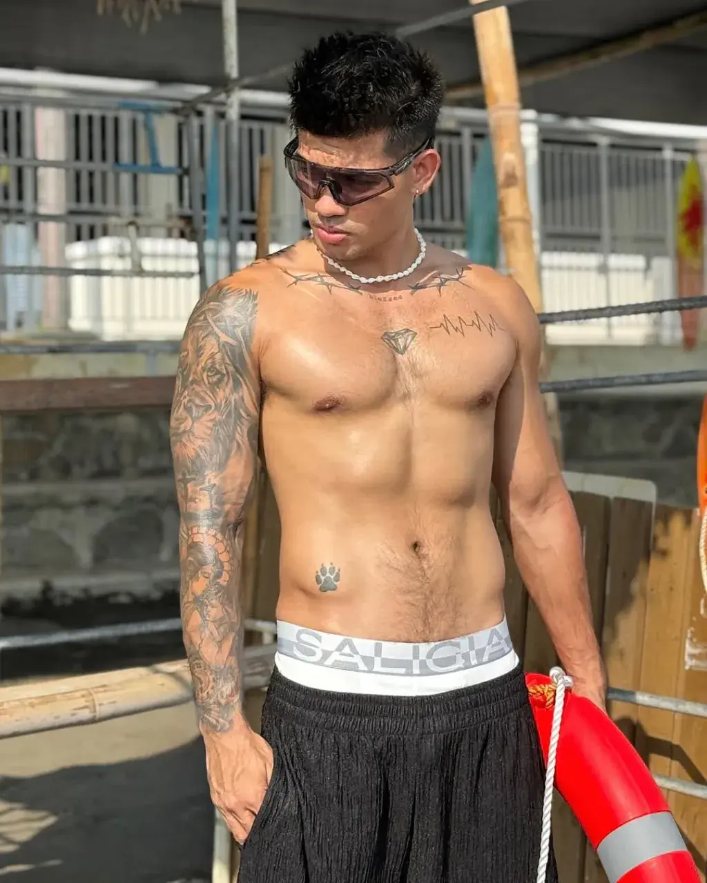 พี่เค้าแซ่บ