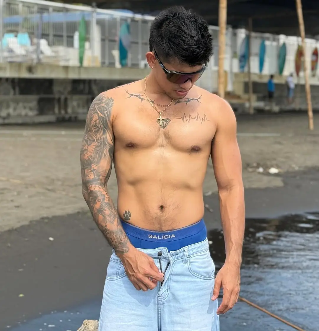 พี่เค้าแซ่บ