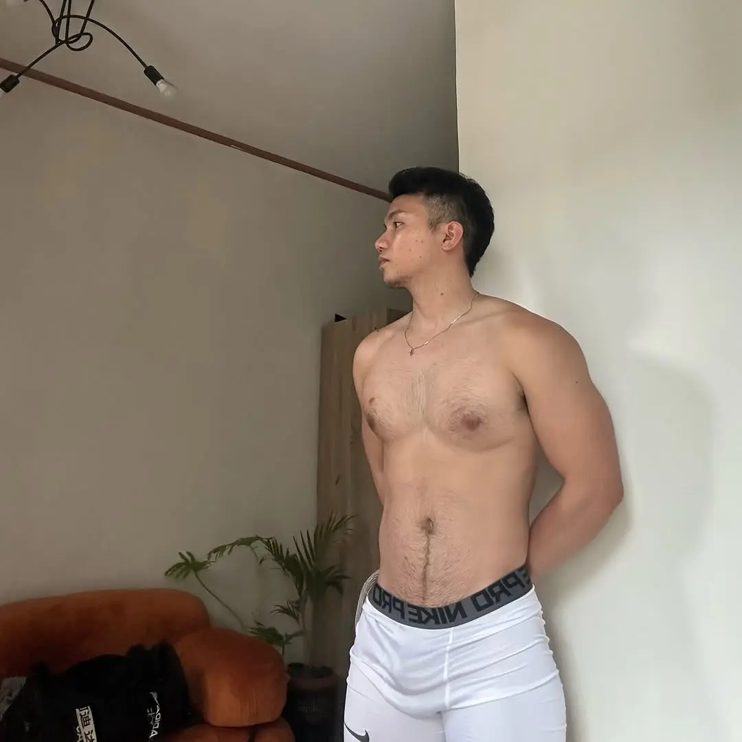 กลิ่นหนุ่มโชยมา