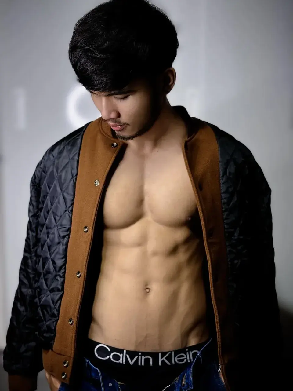 กลิ่นหนุ่มโชยมา