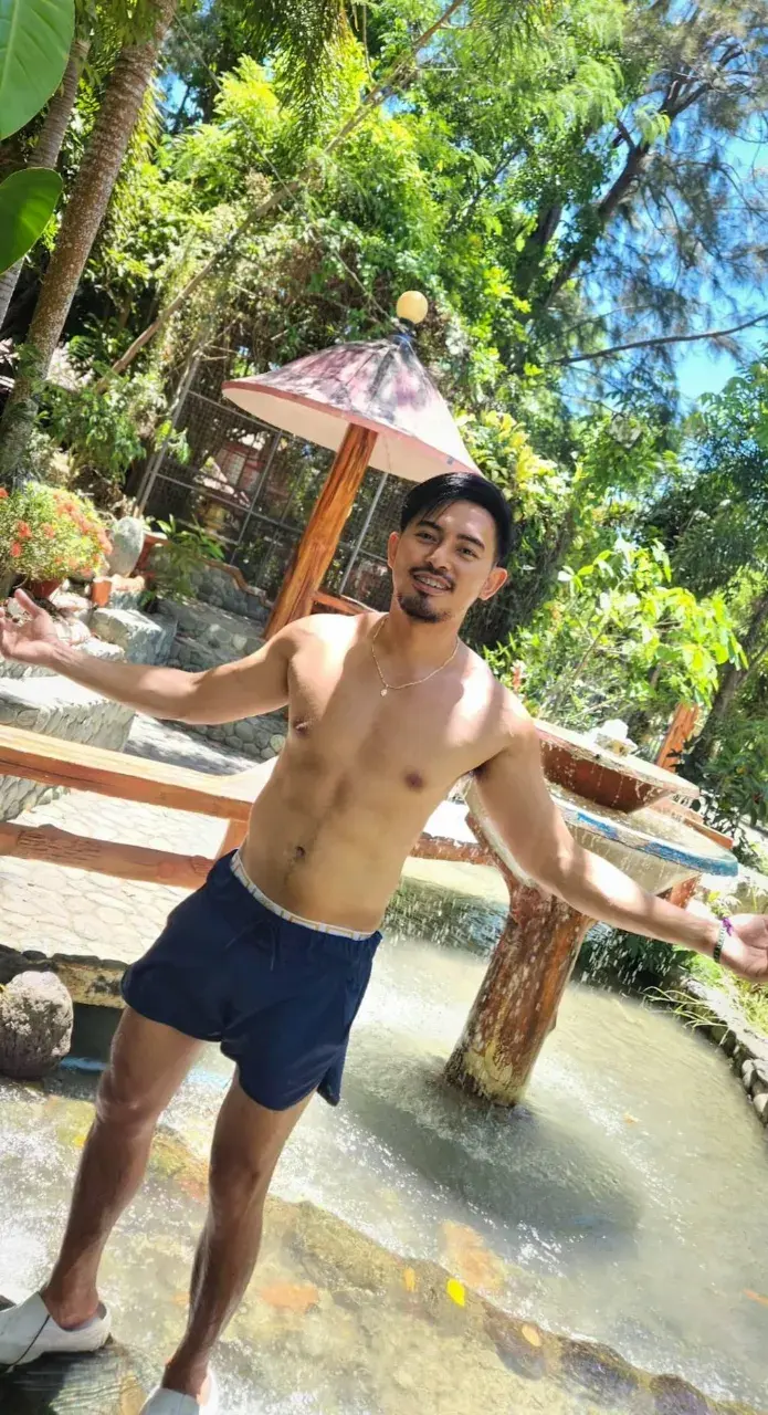 กลิ่นหนุ่มโชยมา