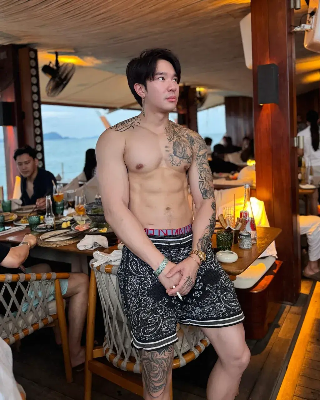 เข้มข้นล้นเอ่อ