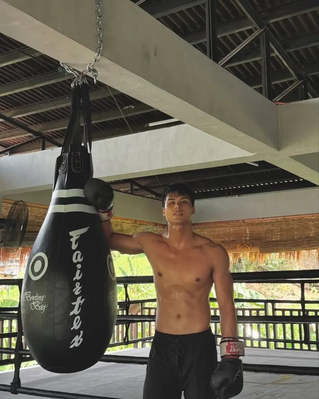 อวยคม มวยโค้ก