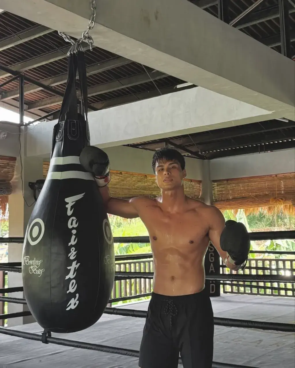 อวยคม มวยโค้ก