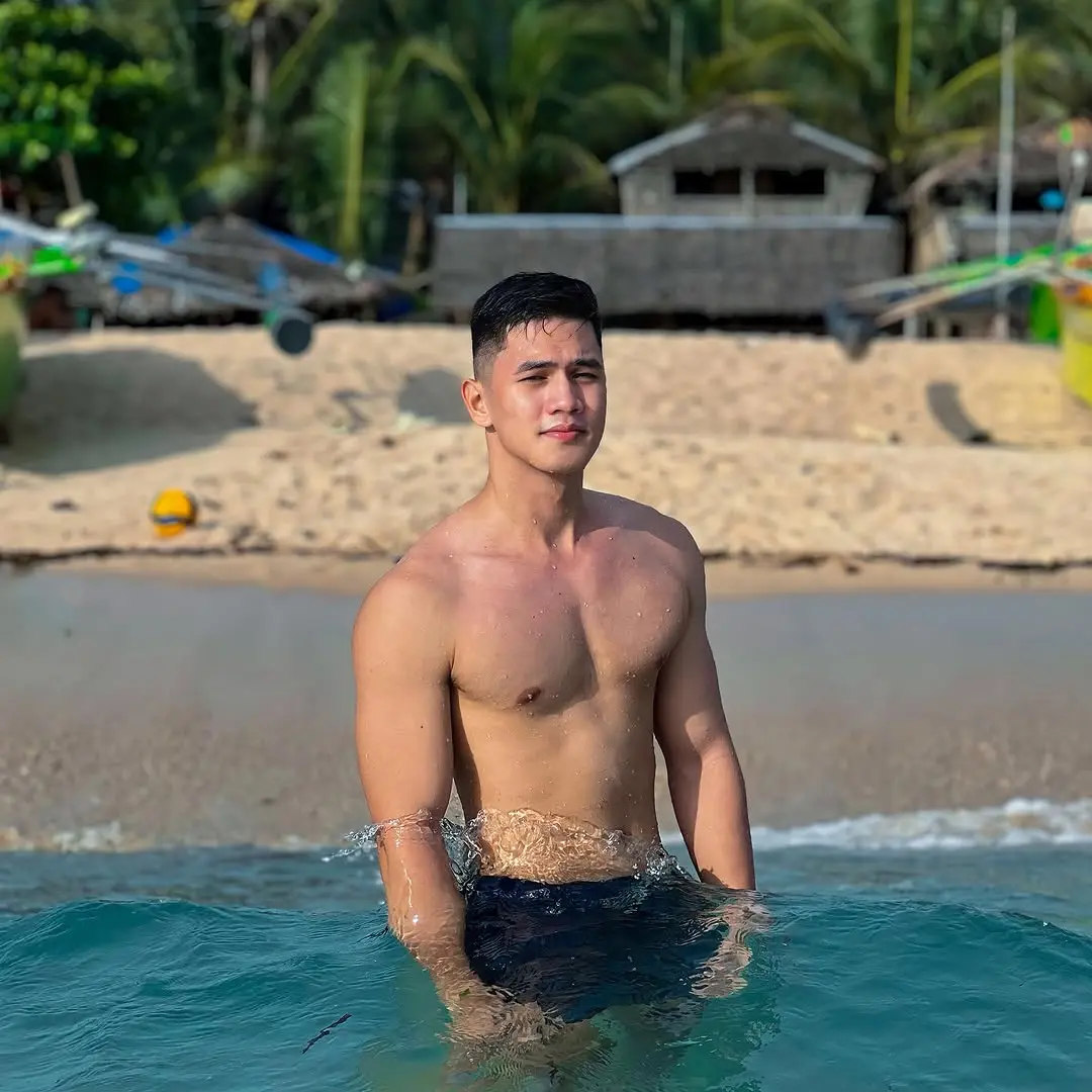 โชยมาเลยกลิ่นหนุ่ม