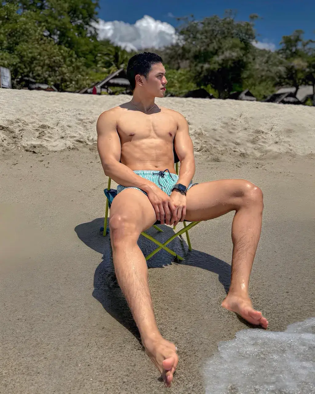 โชยมาเลยกลิ่นหนุ่ม