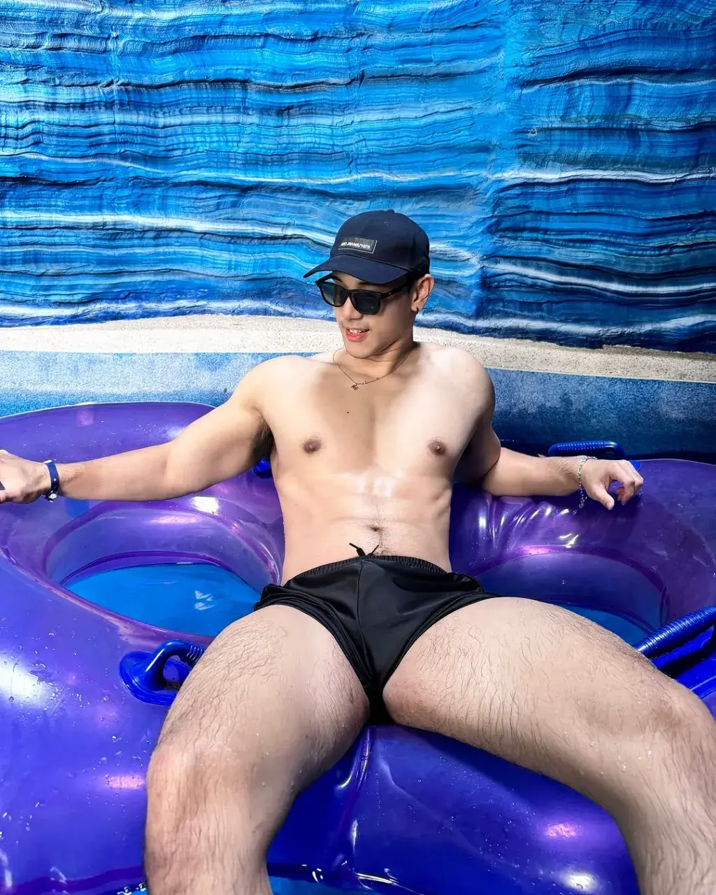 สวาทรักหนุ่มหล่อ