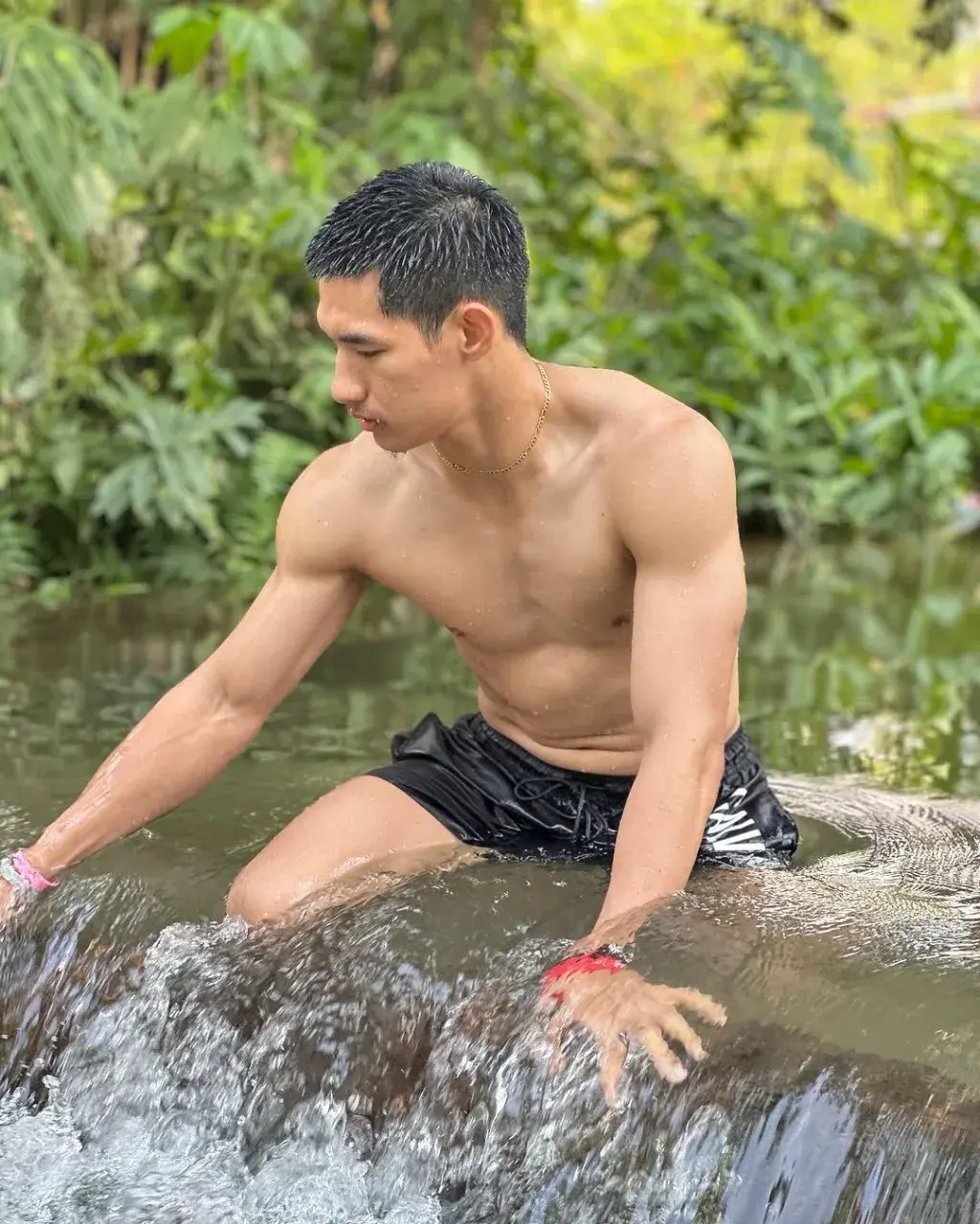 เสวน้ำปี๊แตก