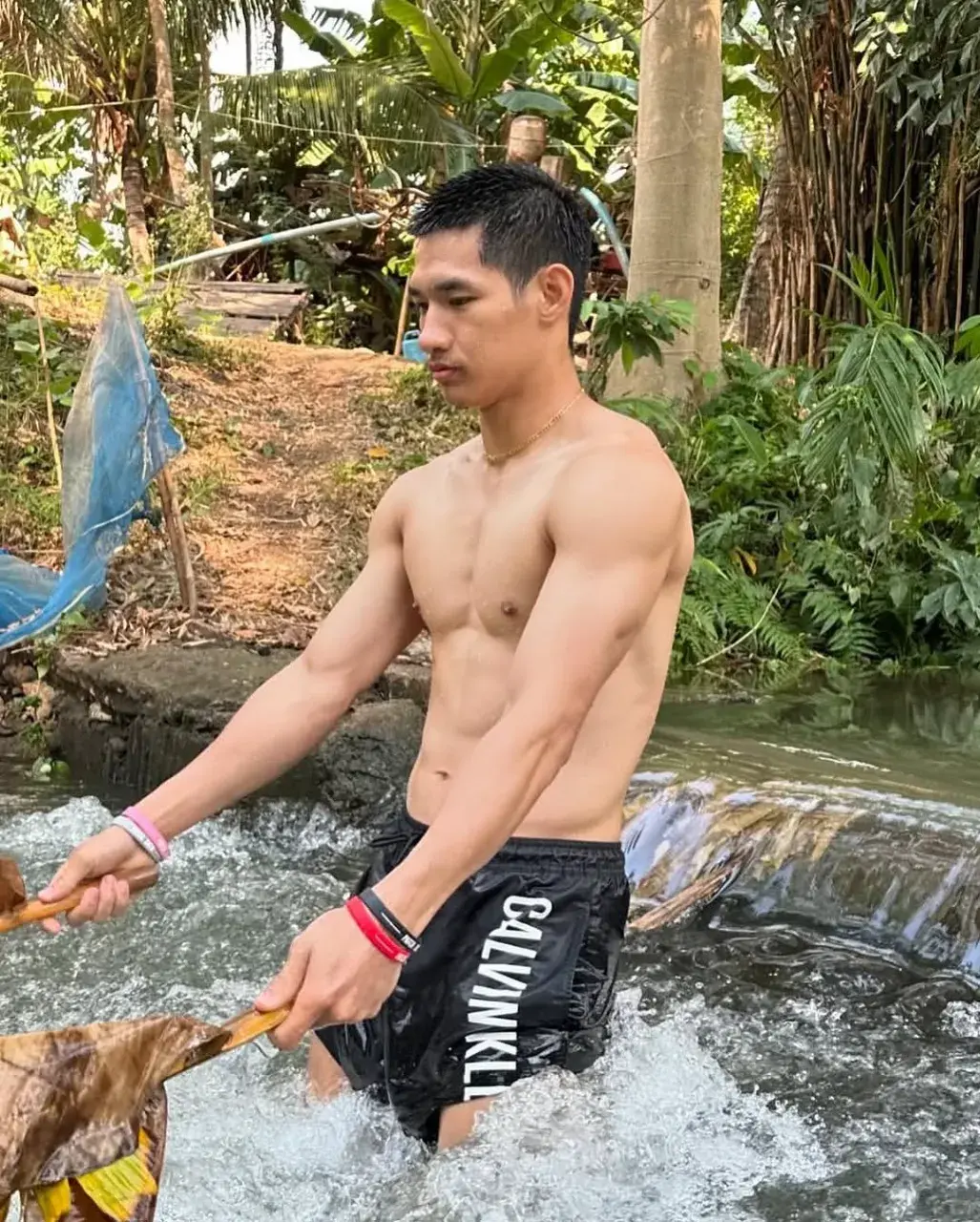 เสวน้ำปี๊แตก