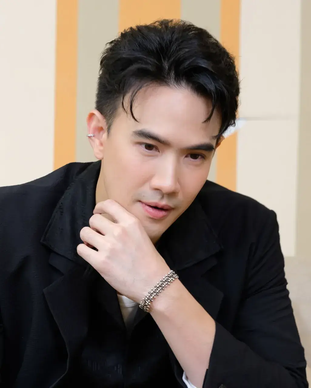 ทรงดุดัน