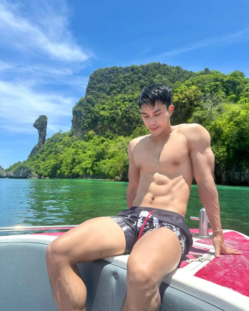 Fitness Trainer : T'Tao Taweechai