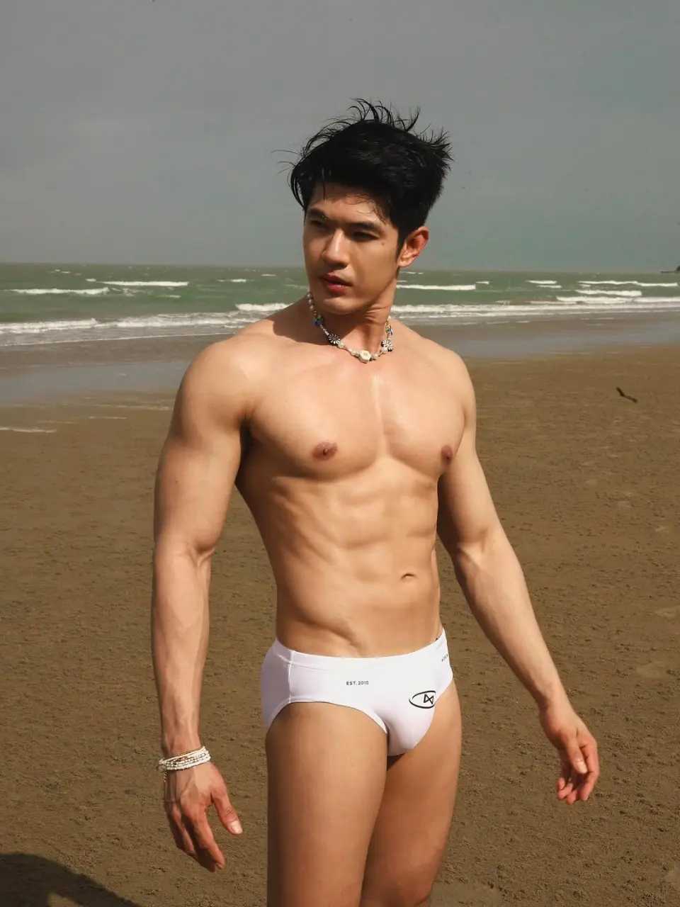Swimsuit : Bee Tawanchat
