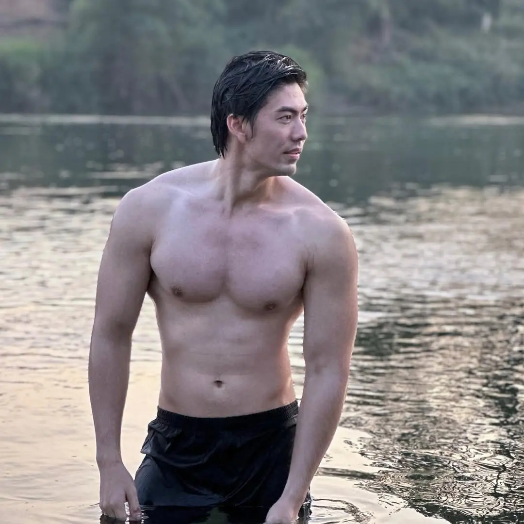 สูงยาวขาวล่ำ