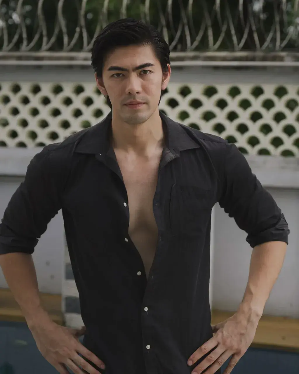 สูงยาวขาวล่ำ