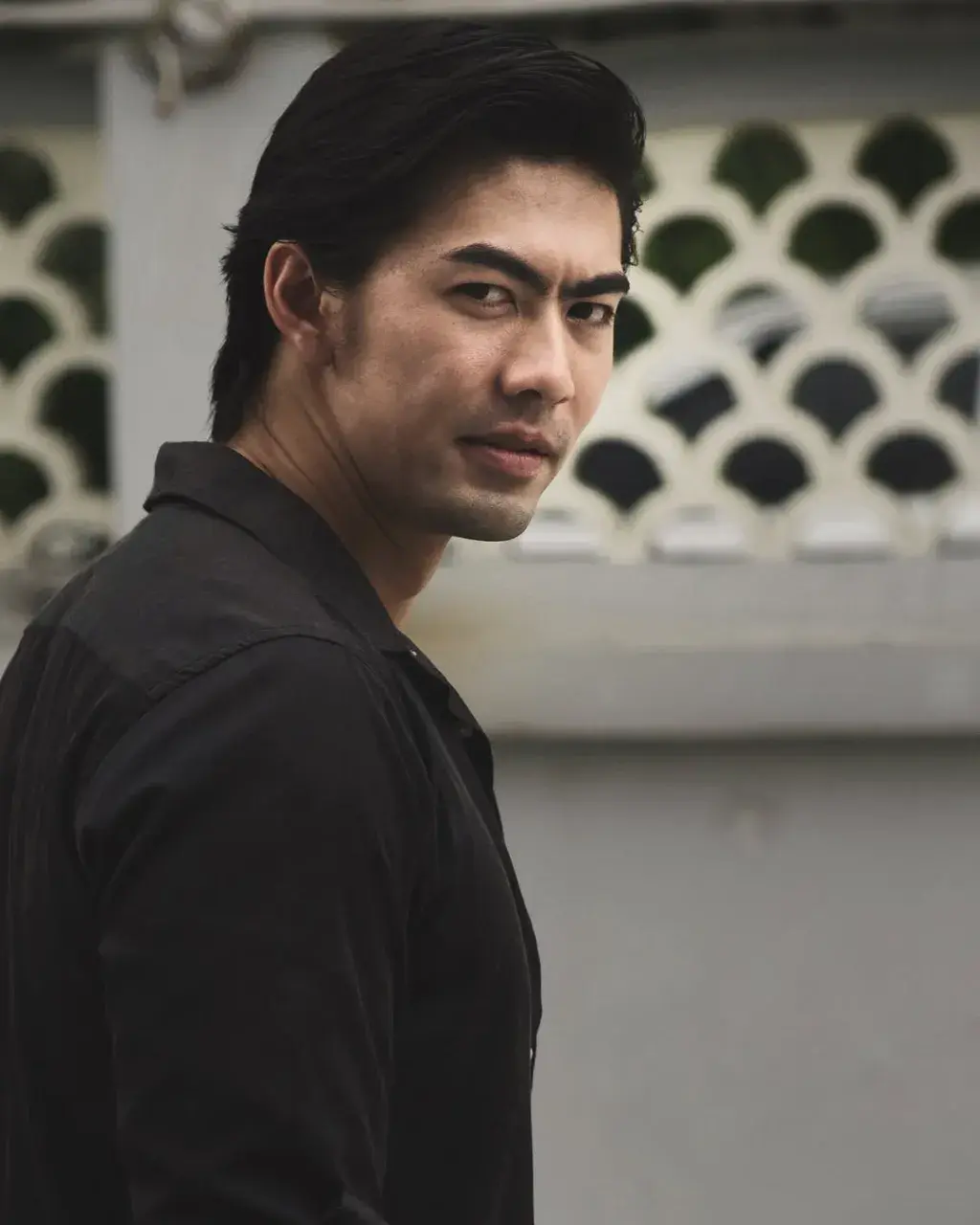 สูงยาวขาวล่ำ