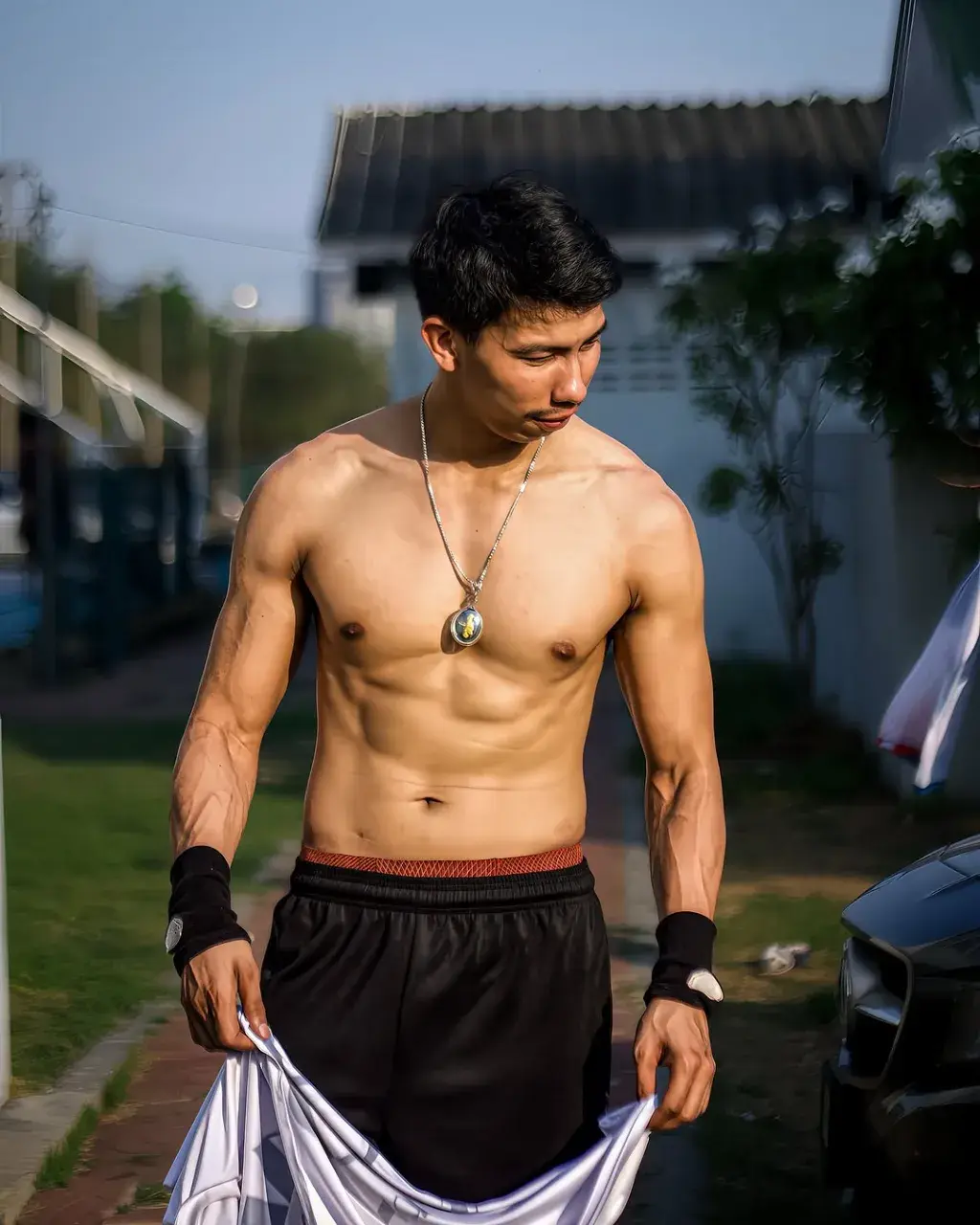 แซ่บยันปลายลิ้น