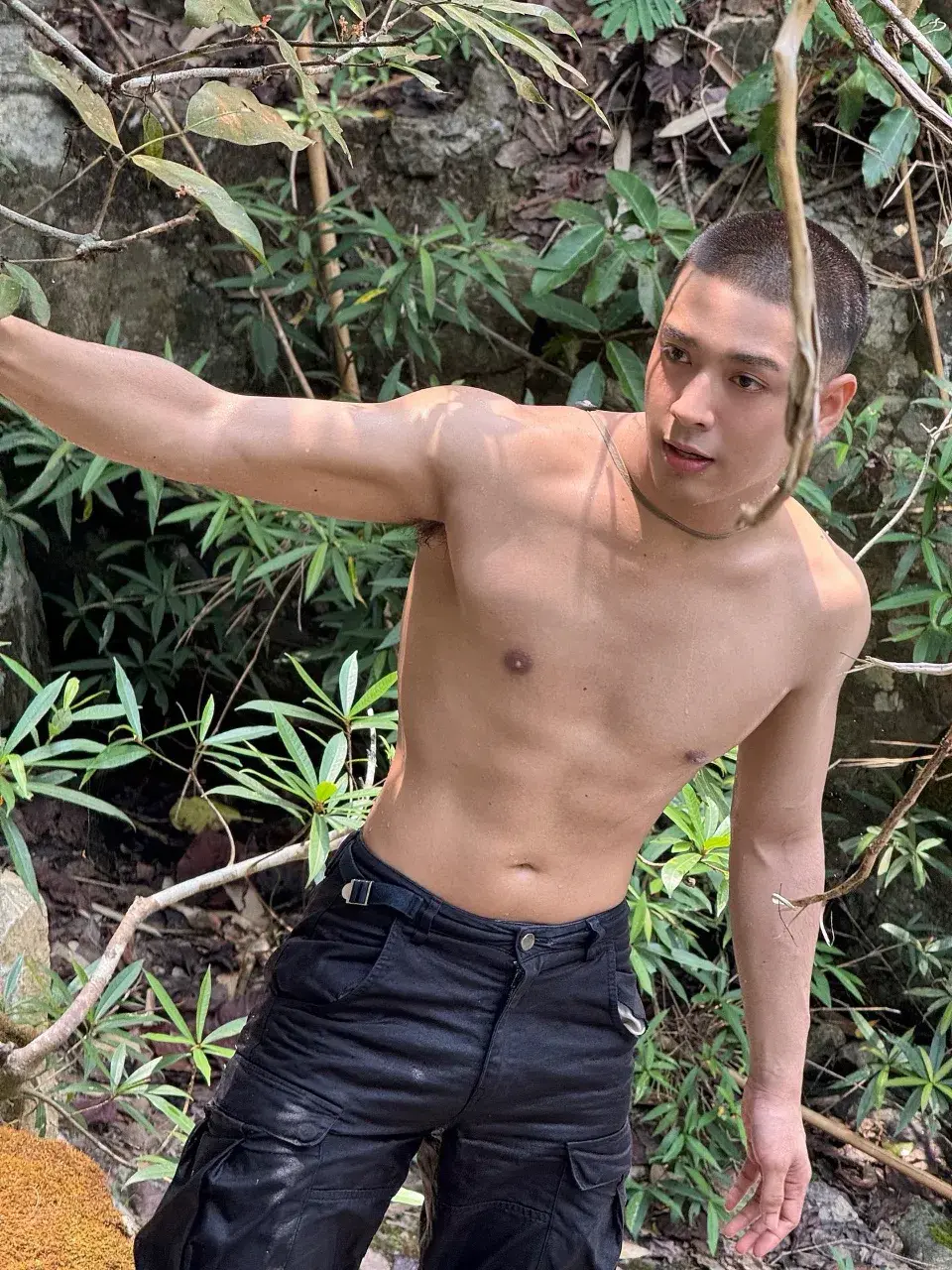 แซ่บยันปลายลิ้น