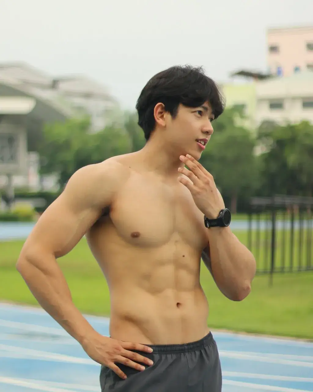 แซ่บยันปลายลิ้น