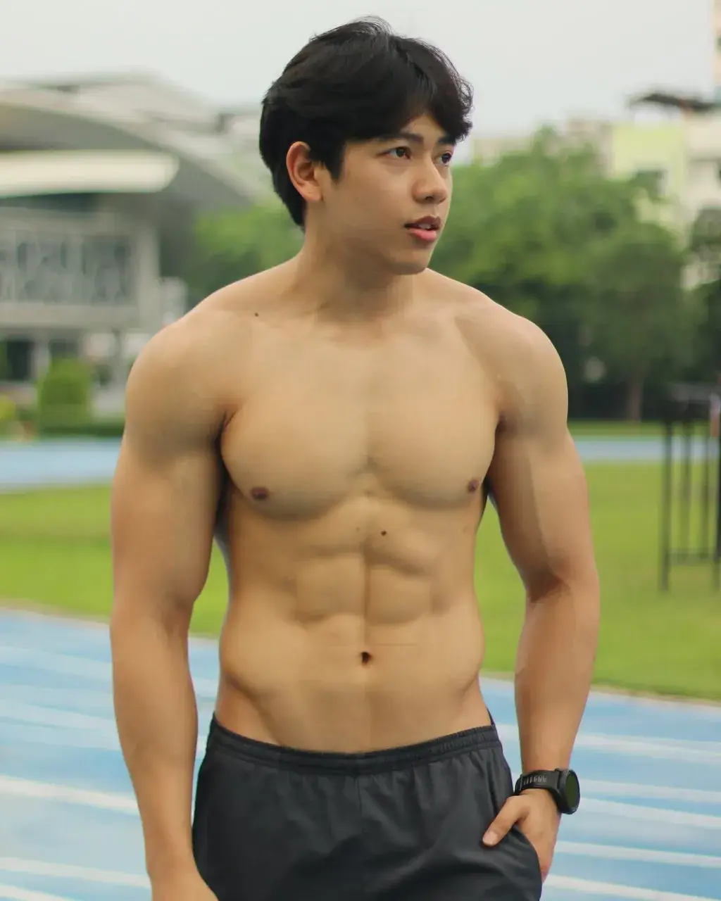 แซ่บยันปลายลิ้น