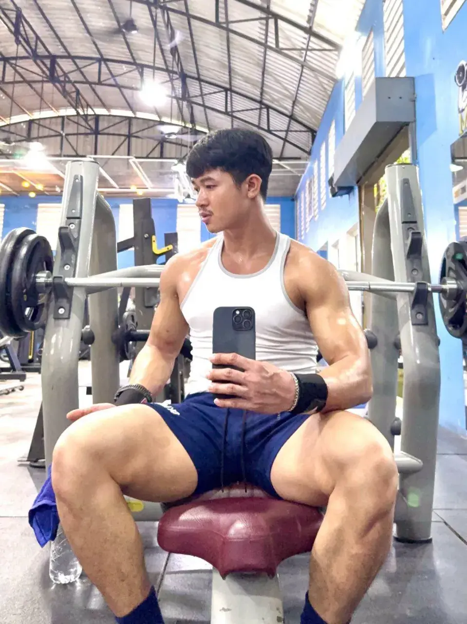 แซ่บยันปลายลิ้น