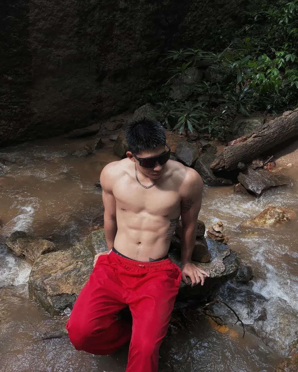 แซ่บยันปลายลิ้น