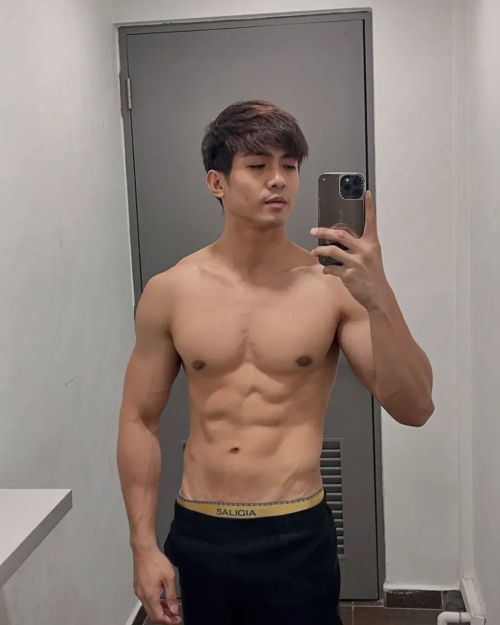 ทรงแด๊ดxทรงผัว/