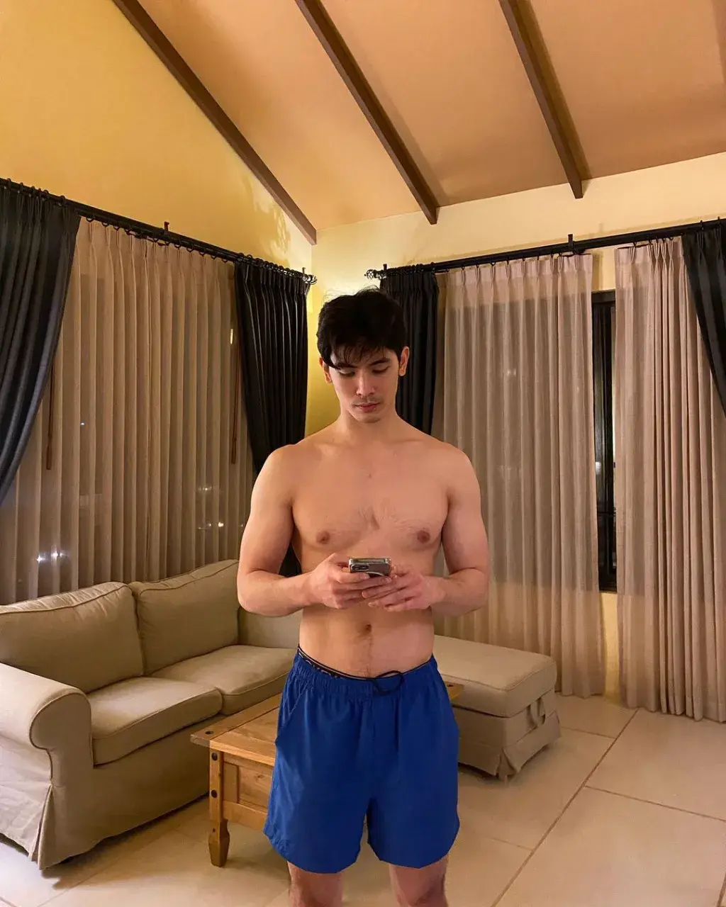 สน ยุกต์ ส่งไพศาลพระเอกขาวล่ำกำลังดี