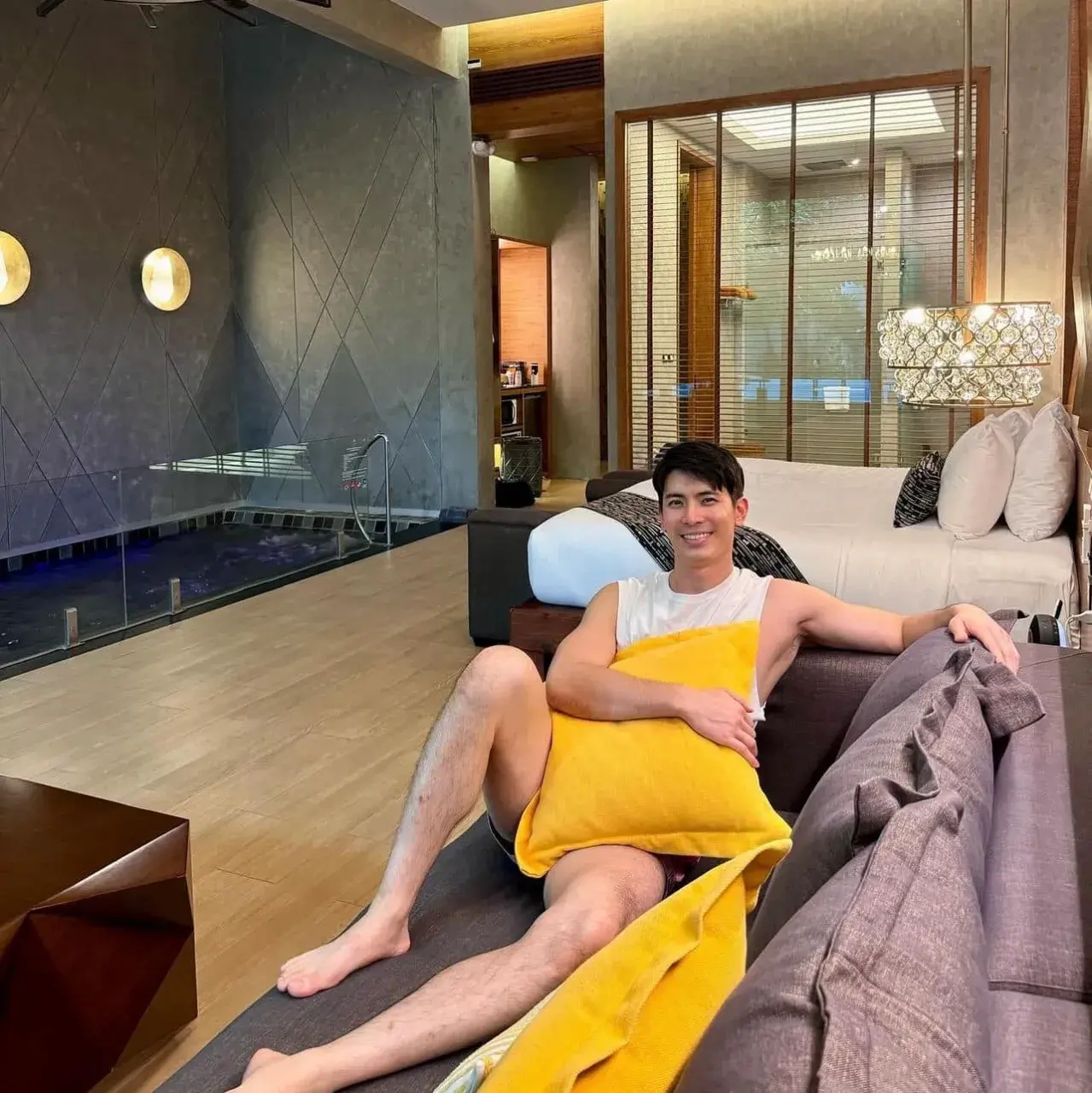 สน ยุกต์ ส่งไพศาลพระเอกขาวล่ำกำลังดี