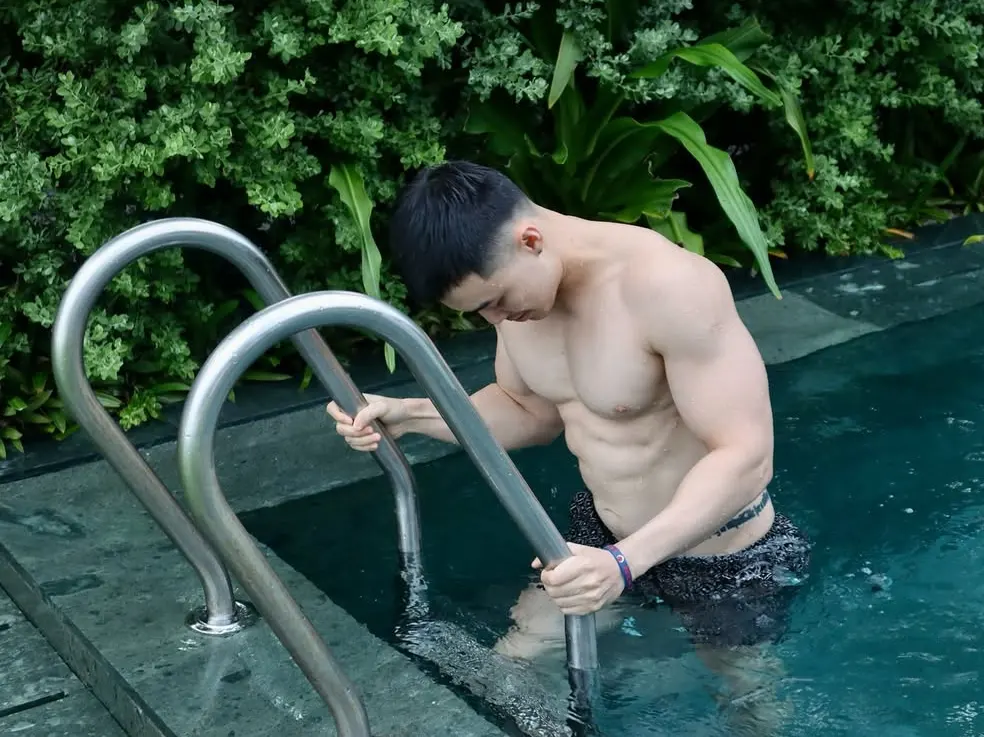 หล่อจั๊วะแสบตา><5