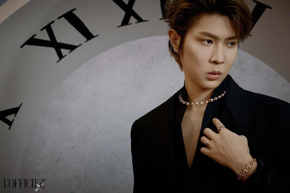 Victor Ma @ L'OFFICIEL China May 2025