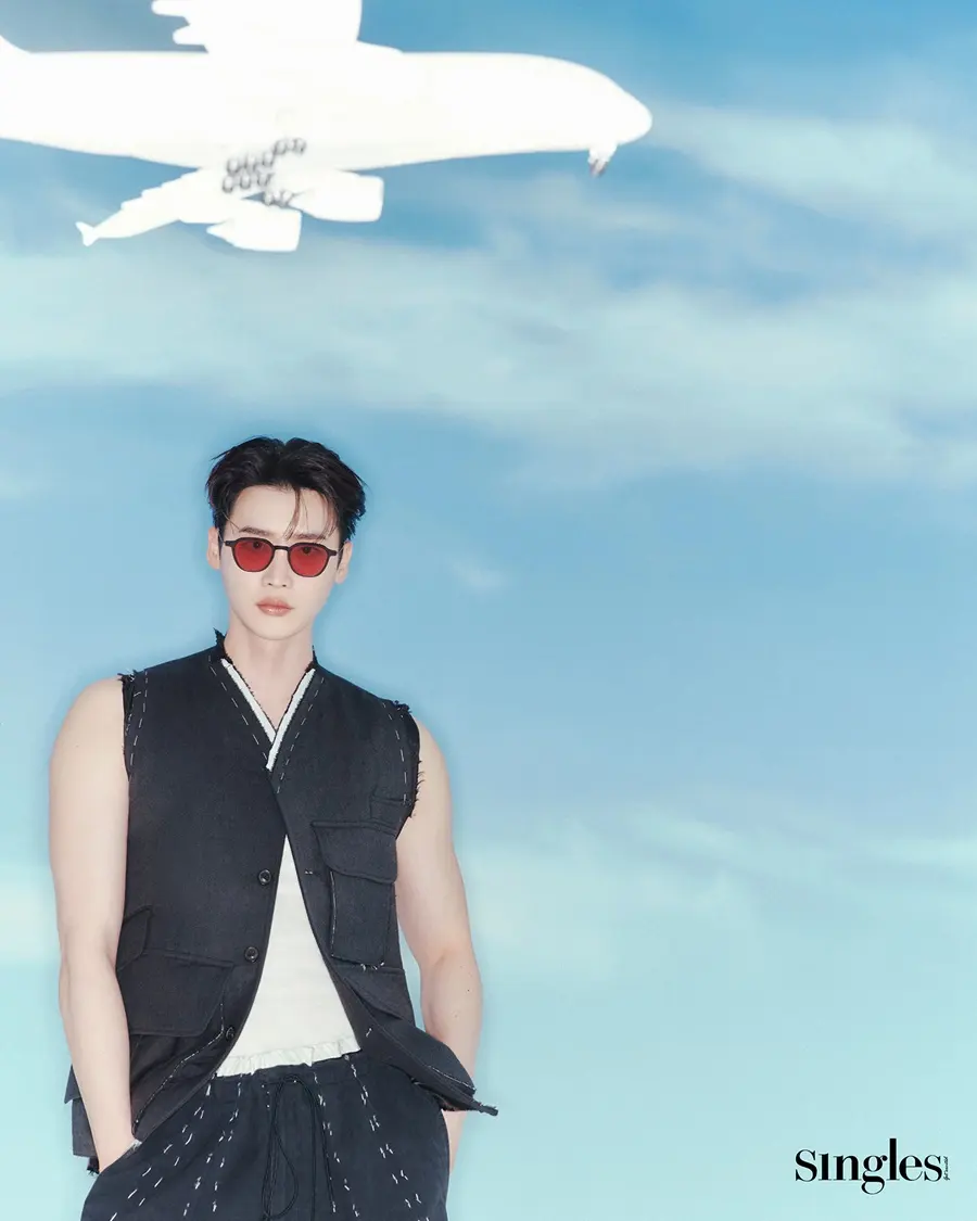 Lee Jong Suk @ Singles Korea-Japan May 2025
