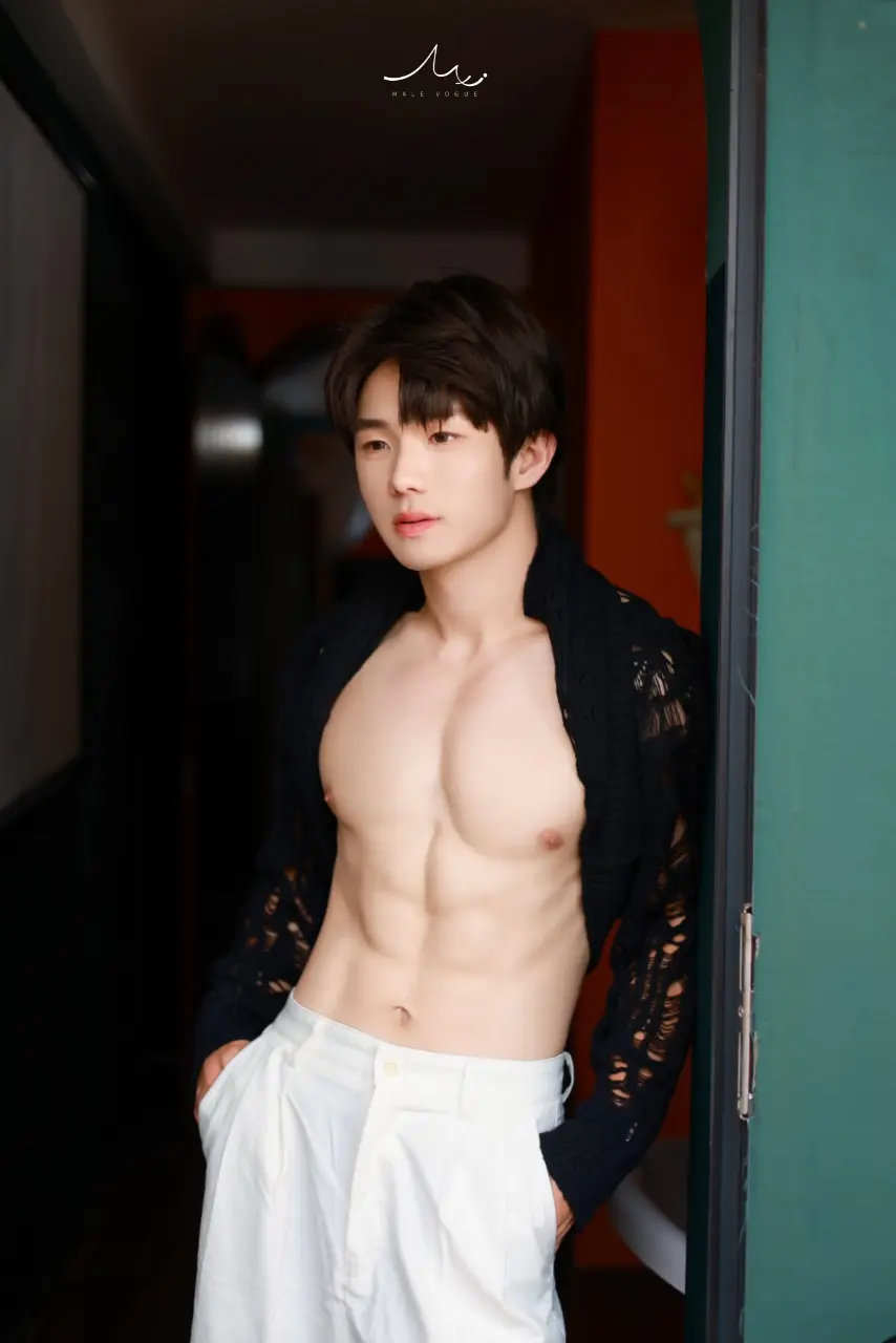 Picked up from malevogue