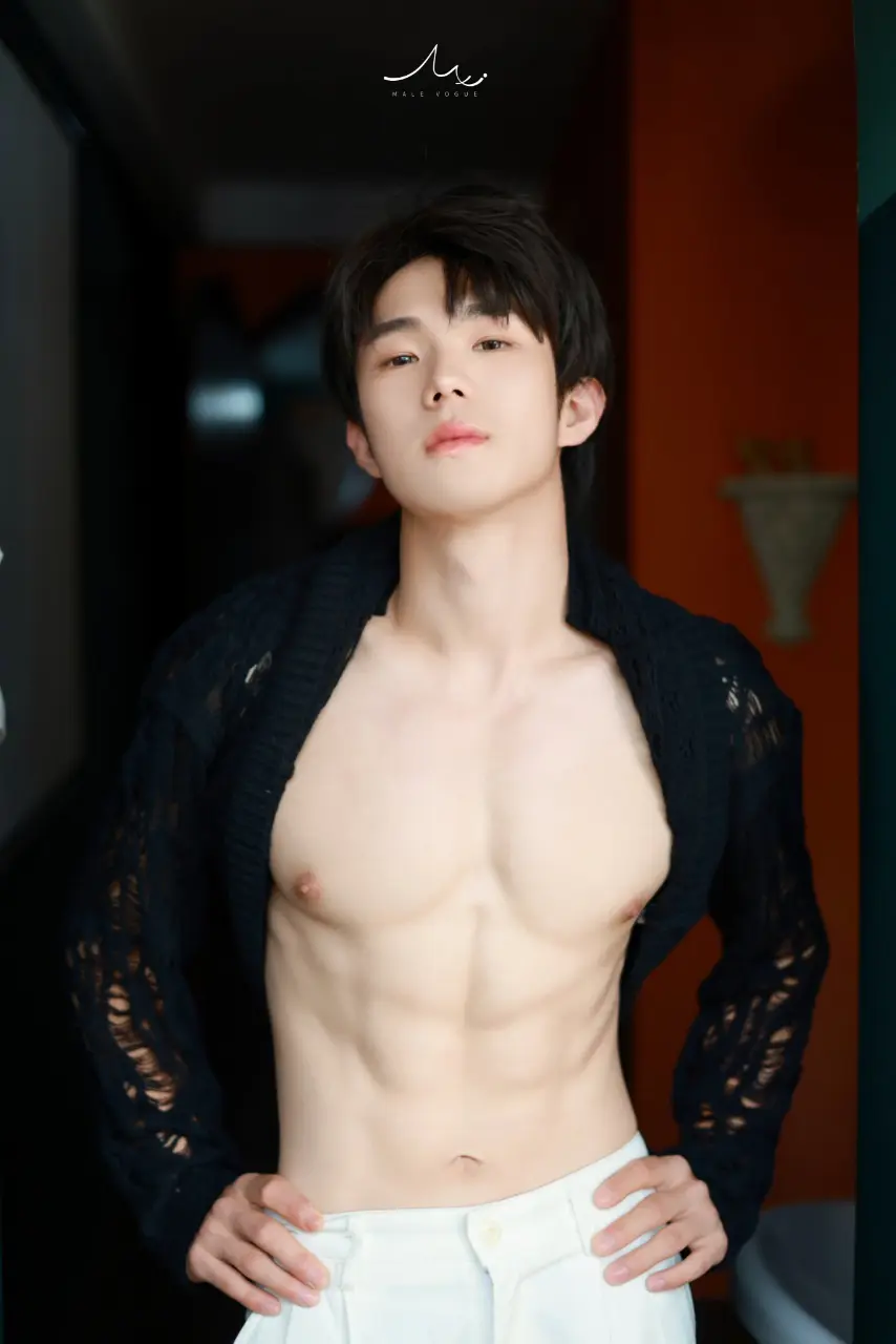 Picked up from malevogue