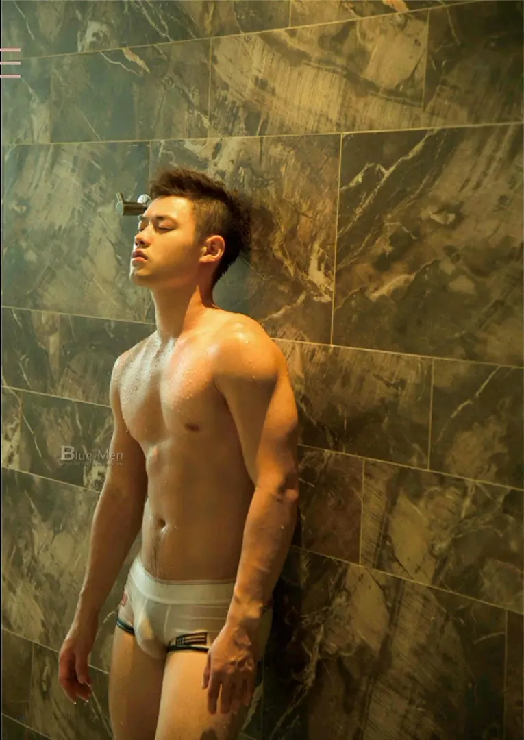 Photobook : VIRILE 30