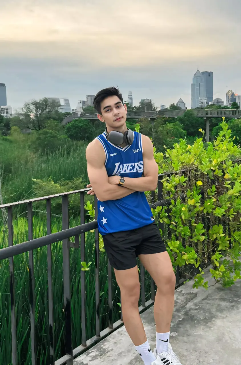 Cool and cute guy : R A C H A N O N