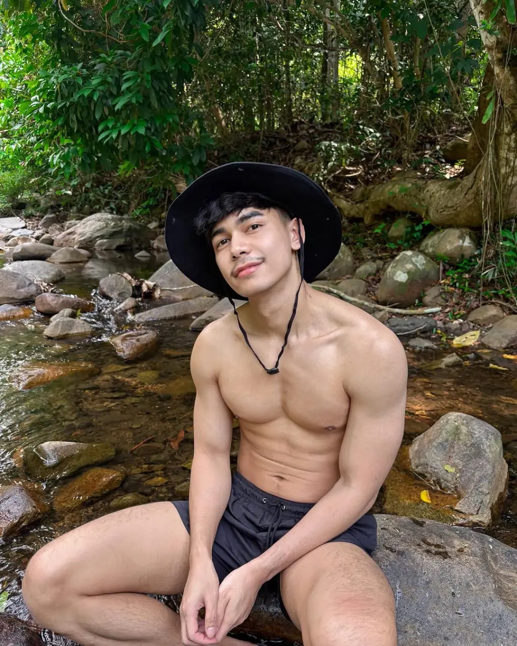 Cool and cute guy : R A C H A N O N