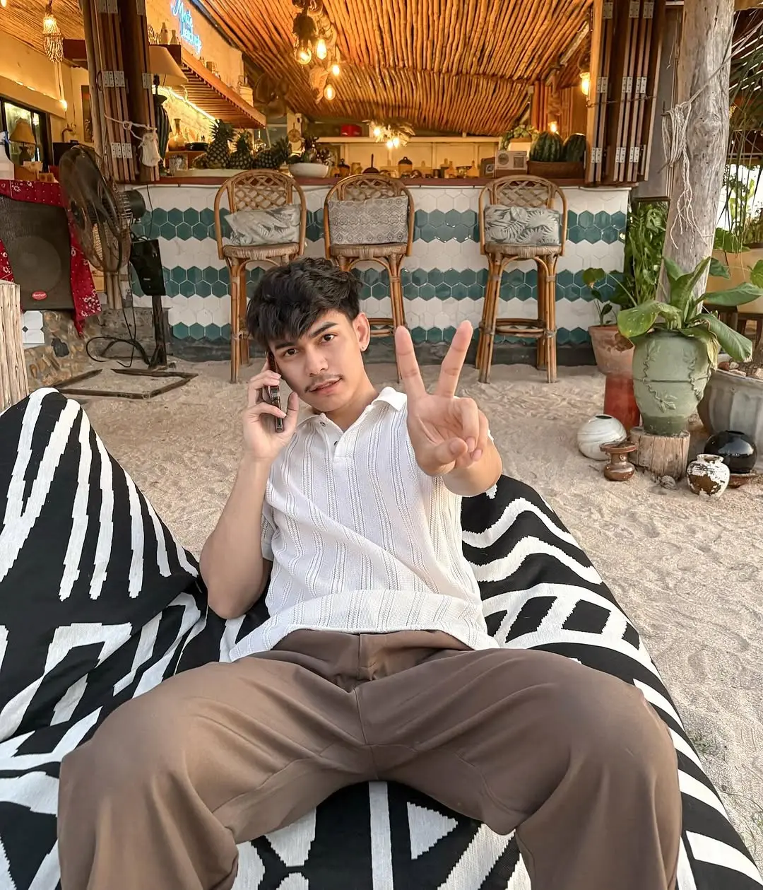 Cool and cute guy : R A C H A N O N