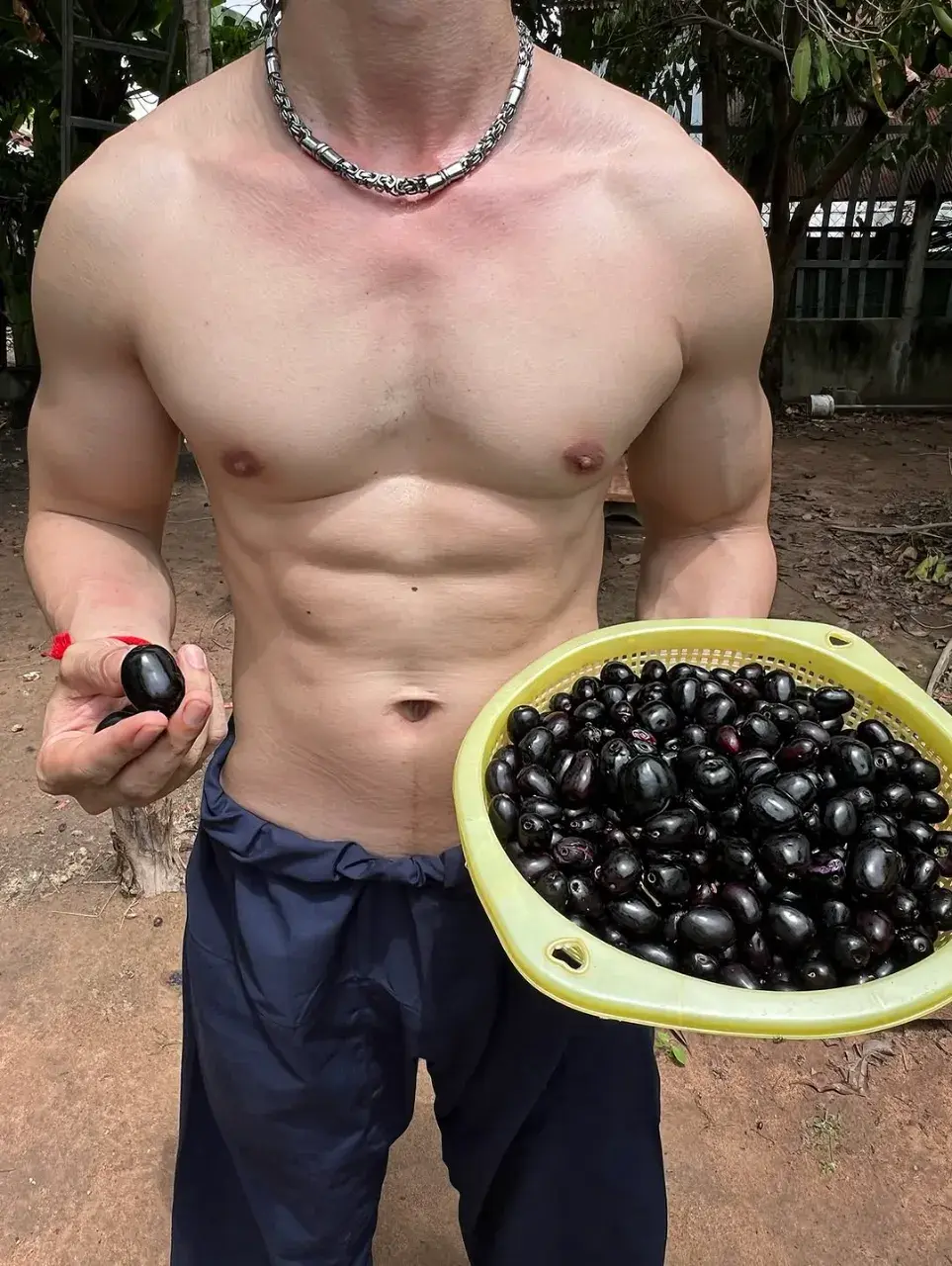 หนวด กับ นม