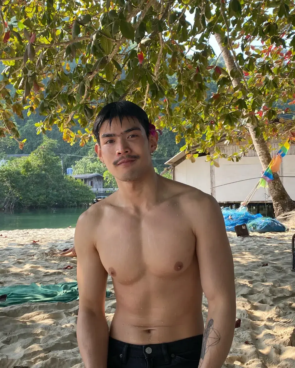 กรุบกรอบเธอชอบมั้ยล้าาา