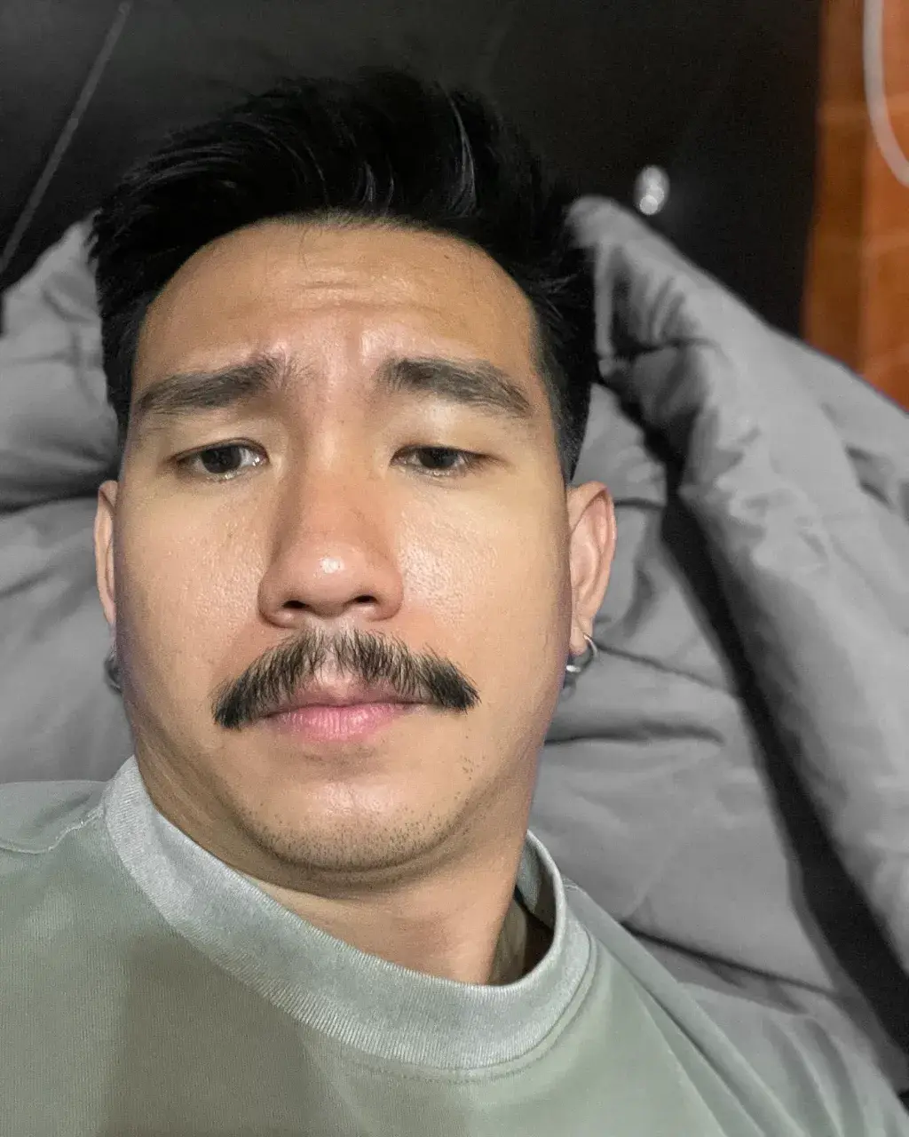 จั๊กะจี้หนวดผัวจัง