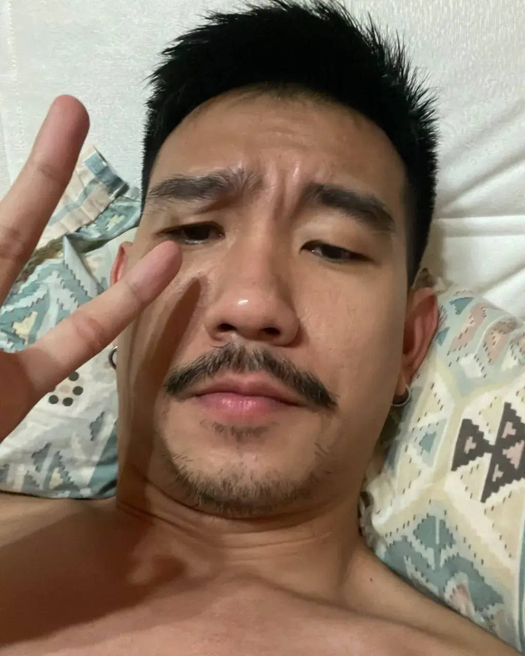 จั๊กะจี้หนวดผัวจัง