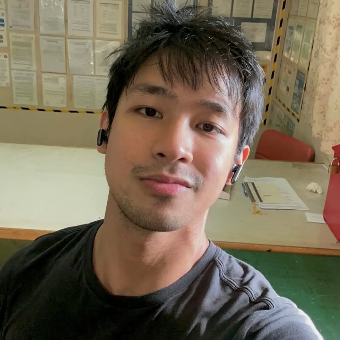 จั๊กะจี้หนวดผัวจัง