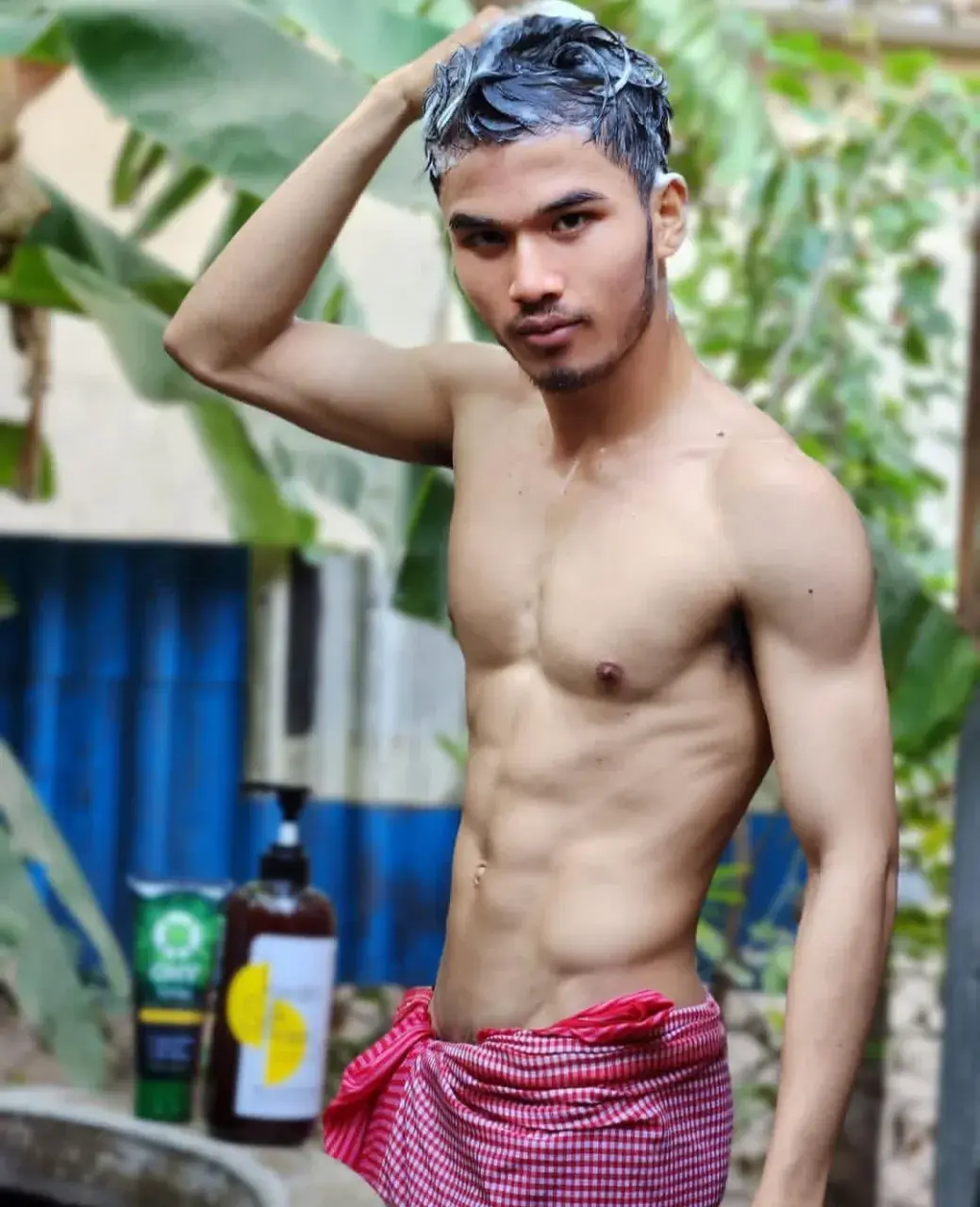 ผู้บ่าว..อาบน้ำ