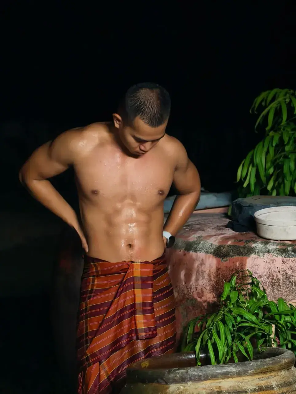 ผู้บ่าว..อาบน้ำ