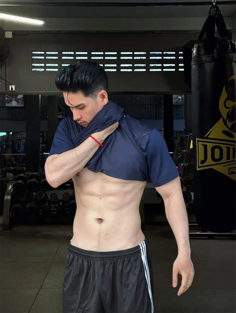 ขาว อม นม ชมพู