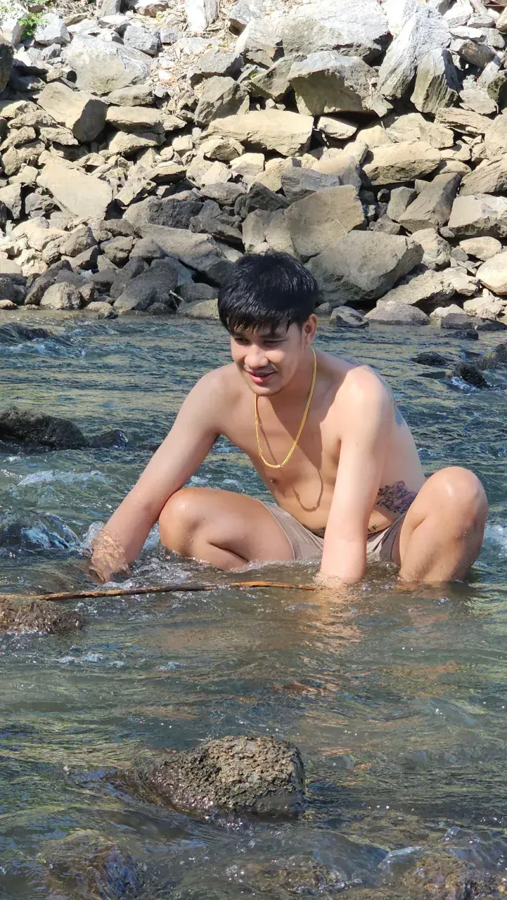 เว้าวอนขอน้ำรัก