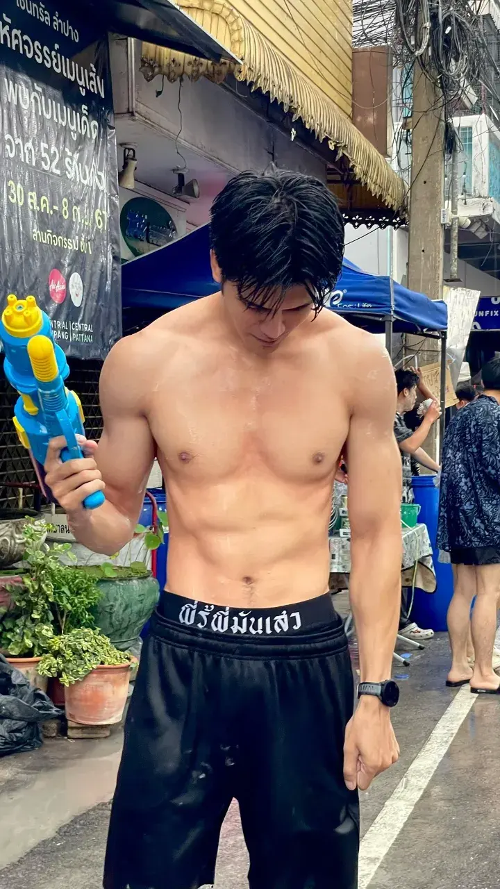 ช๊อตนี้พี่เสว