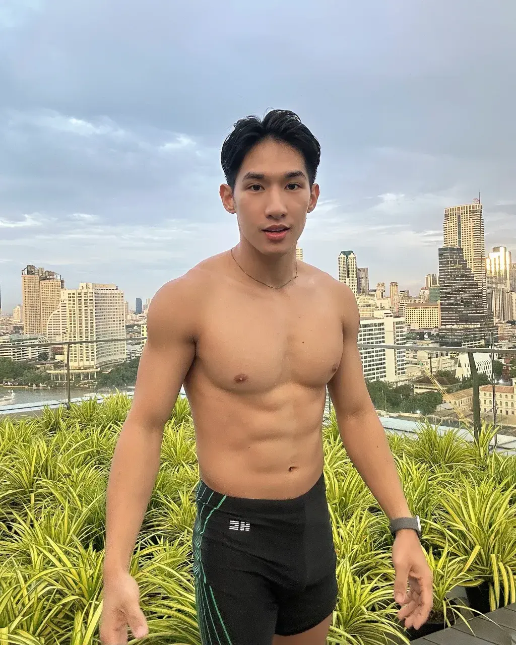 ถอดโชว์เรือนร่าง 2936