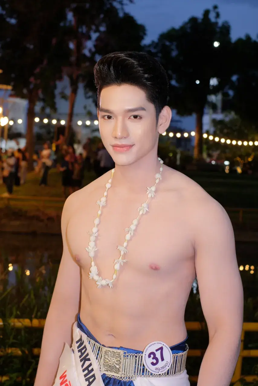 ถอดโชว์เรือนร่าง 2937