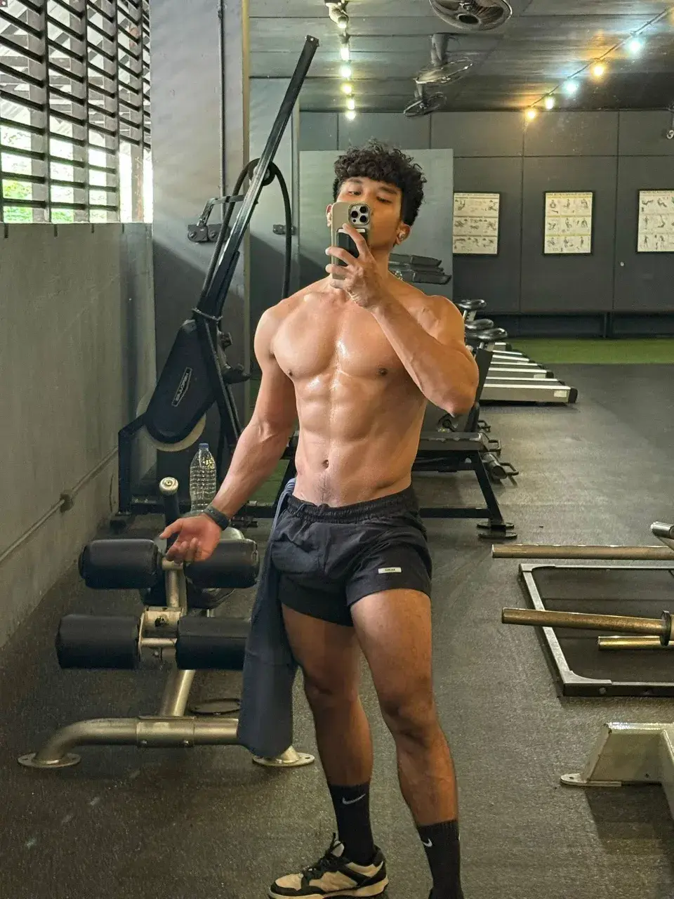 ถอดโชว์เรือนร่าง 2937